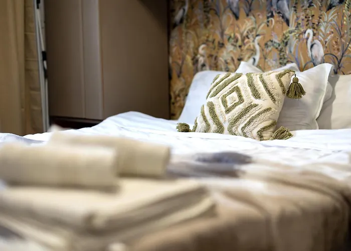 Cozy Retreat - Quiet, Premium